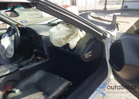 1994 Chevrolet Corvette z USA, uszkodzony, nr VIN 1G1YY22P6R5109511